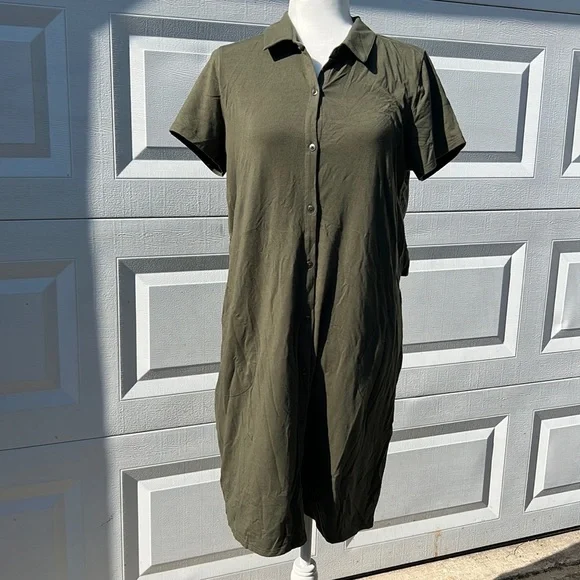Army green button up collared pocket dress - Picture 1 of 5